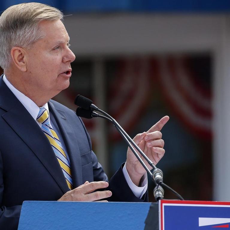 Der Republikaner Lindsey Graham an einem Rednerpult