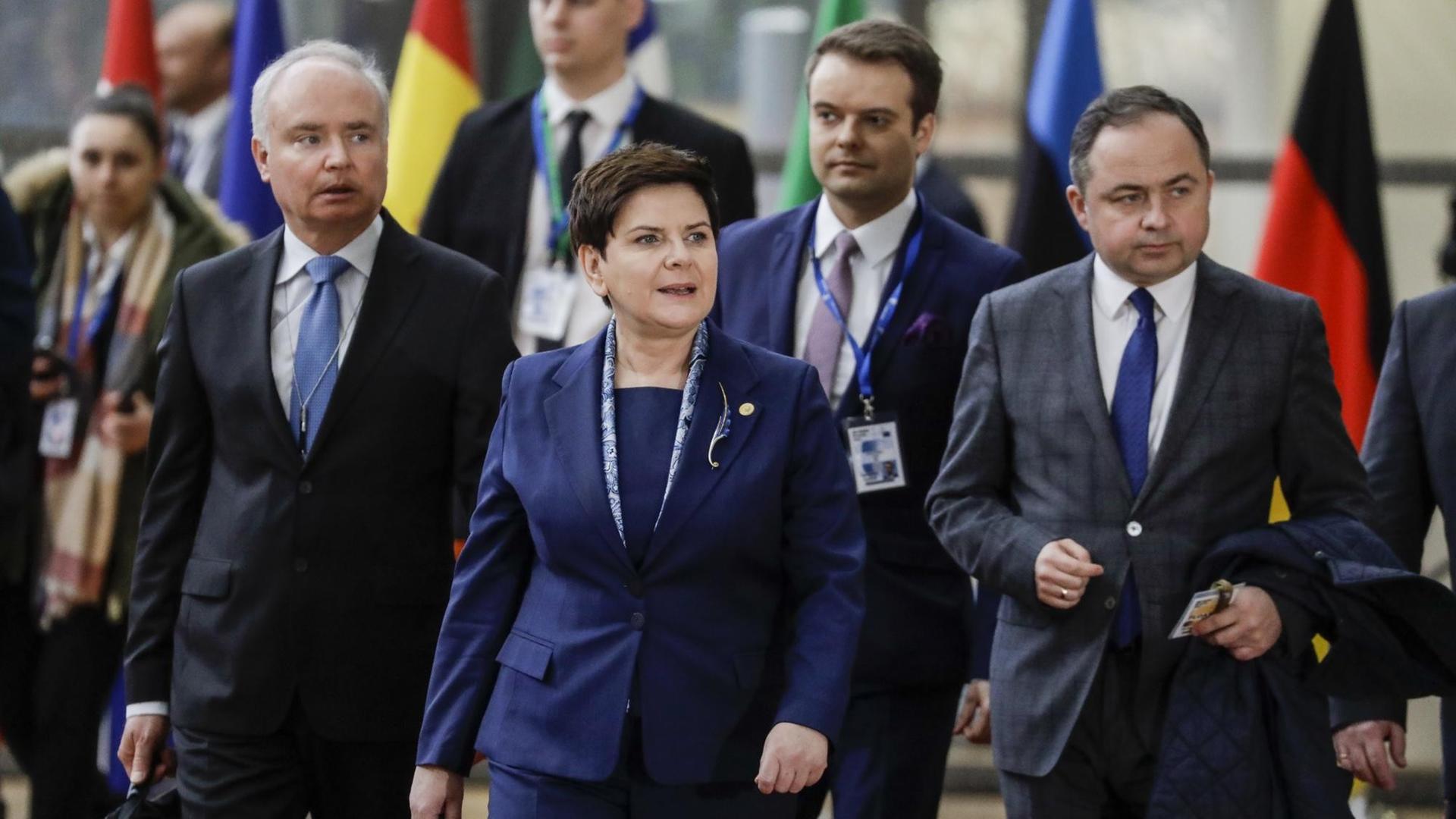Sie sehen die polnische Ministerpräsidentin Beata Szydlo bei ihrer Ankunft auf dem EU-Gipfel.