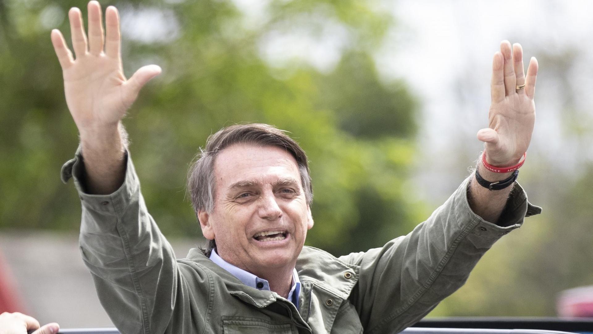 Jair Bolsonaro nach der vergangenen Präsidentschaftwahl vor Unterstützern