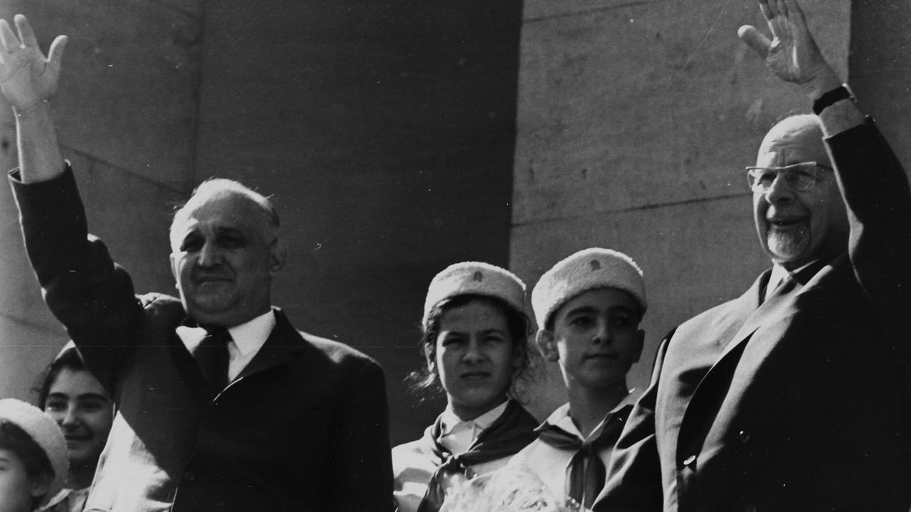 Todor Schiwkow mit Walter Ulbricht bei der Feier 23. Jahrestag der Befreiung Bulgariens vom Faschismus in Sofia. 