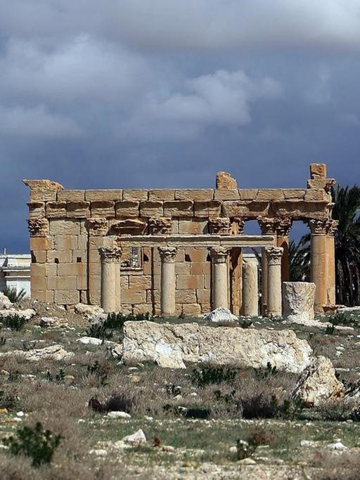 Der zerstörte syrische Baalschamin-Tempel in der Oasenstadt Palmyra.