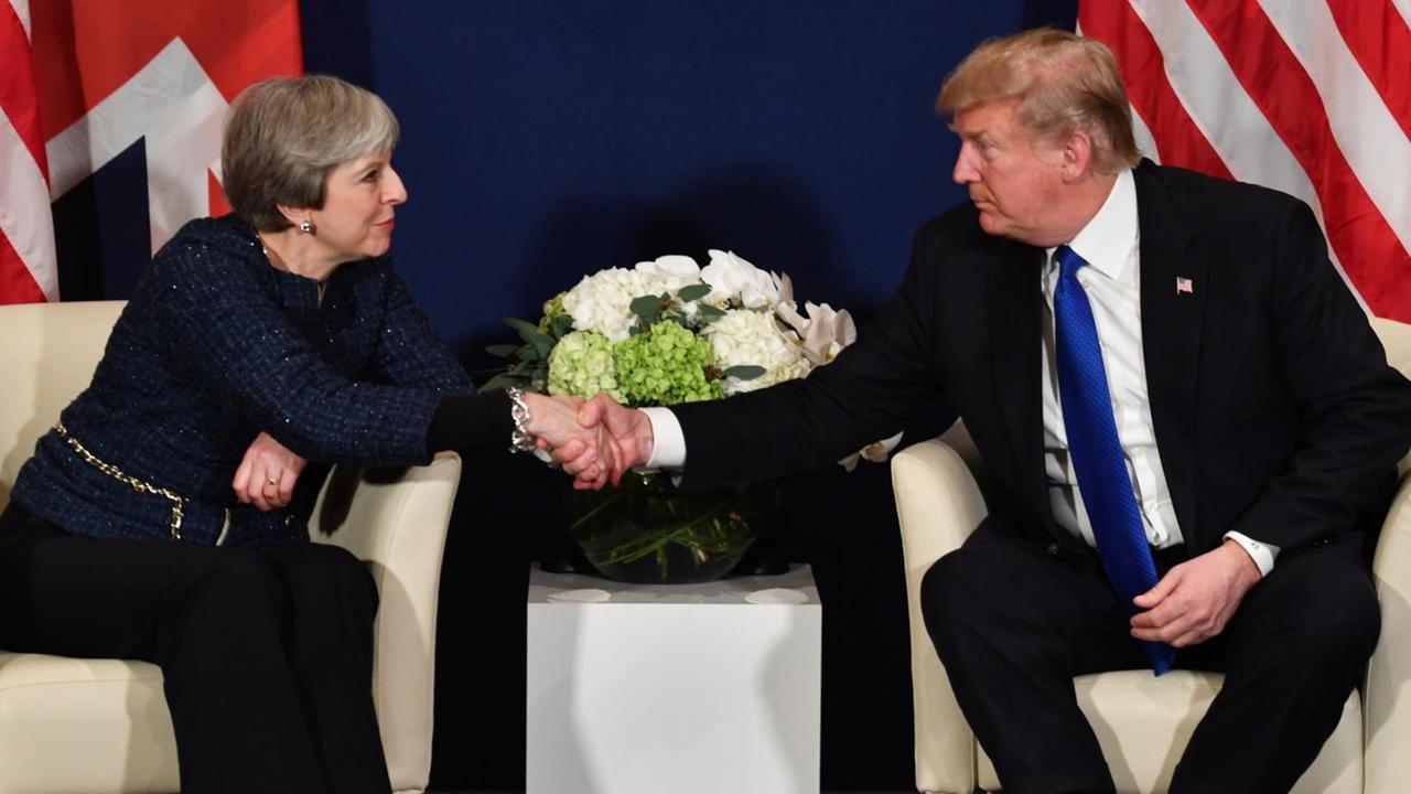 US-Präsident Trump und die britische Premierministerin May auf dem Weltwirtschaftsforum in Davos