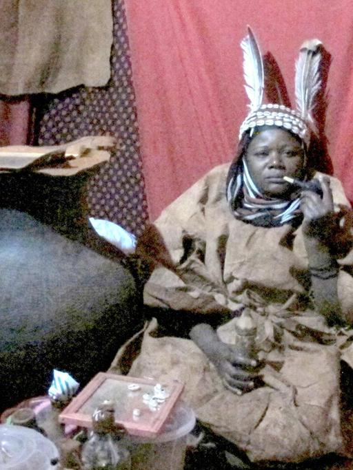 Alice Mutua, Witchdoctor in Nakuru, Kenia