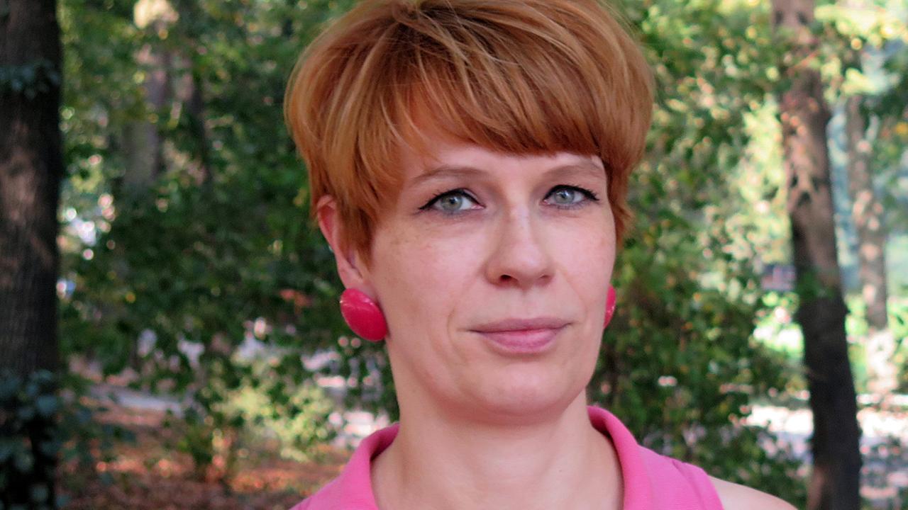 Portraitfoto der Journalistin Jenni Zylka