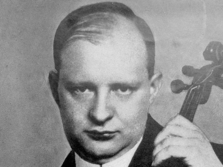Mit Streichinstrumenten kannte er sich aus: Der Komponist, Bratschist und Dirigent Paul Hindemith