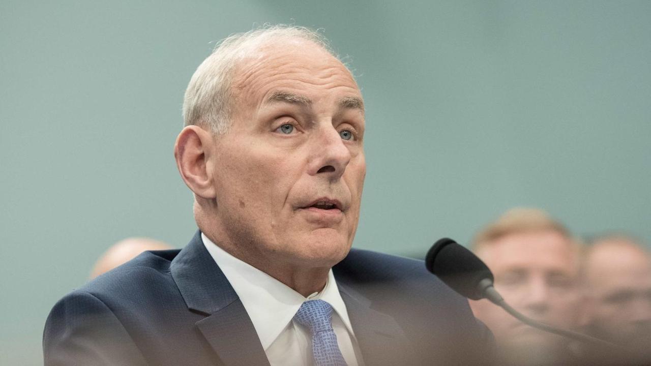 Der bisherige Heimatschutz-Minister John Kelly wird neuer Stabschef im Weißen Haus. US-Präsident Donald Trump entließ Vorgänger Reince Priebus.