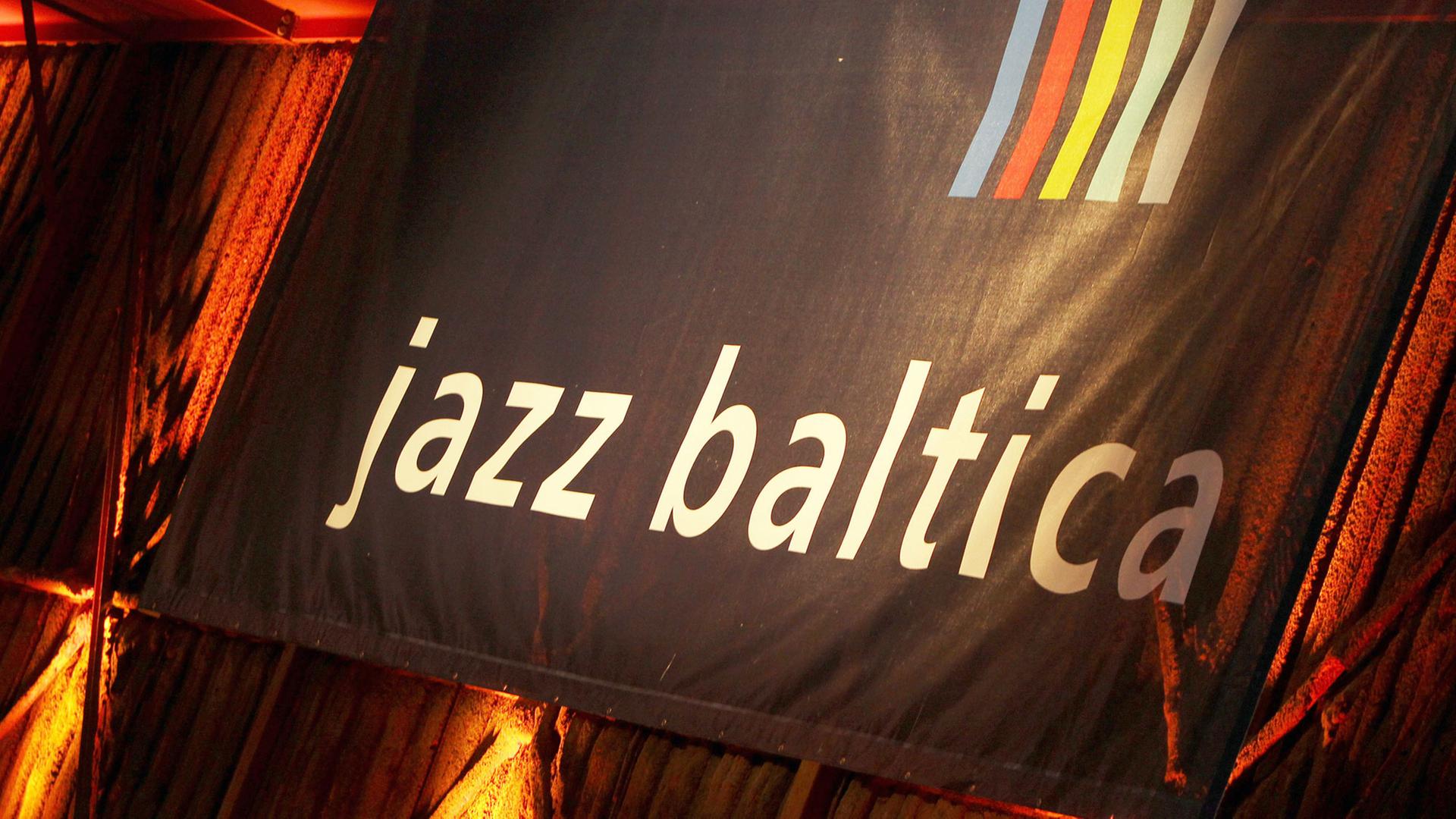 Ein Banner mit der Aufschrift "Jazzbaltica" 
