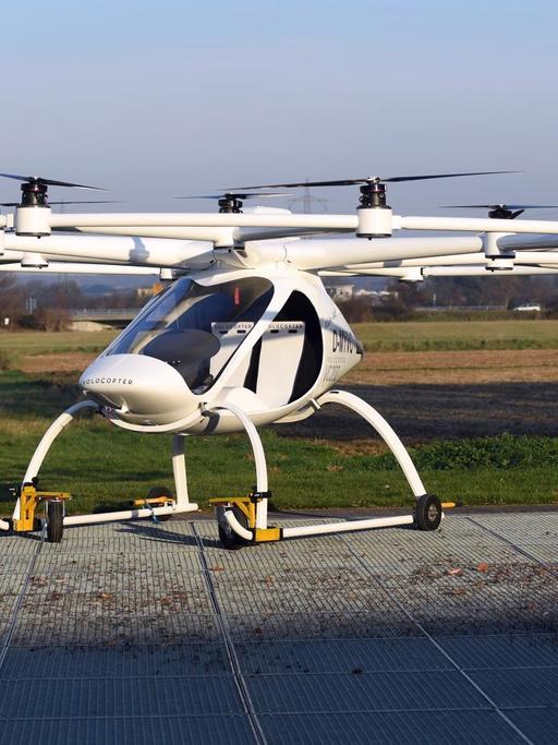 Die "Volocopter" genannte Passagier-Drohne VC200 der Firma e-volo GmbH, aufgenommen am 01.12.2016 in Bruchsal (Baden-Württemberg).