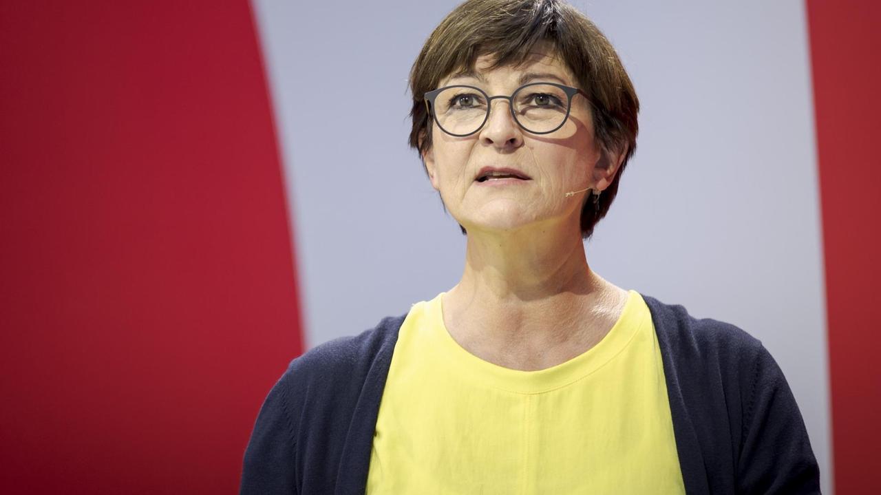 Saskia Esken, Bundesvorsitzende der SPD, aufgenommen beim Campaign Camp 2021 der SPD im Willy-Brandt-Haus in Berlin