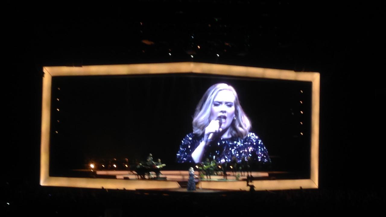 Adele bei ihrem Konzert in der Berliner O2-World