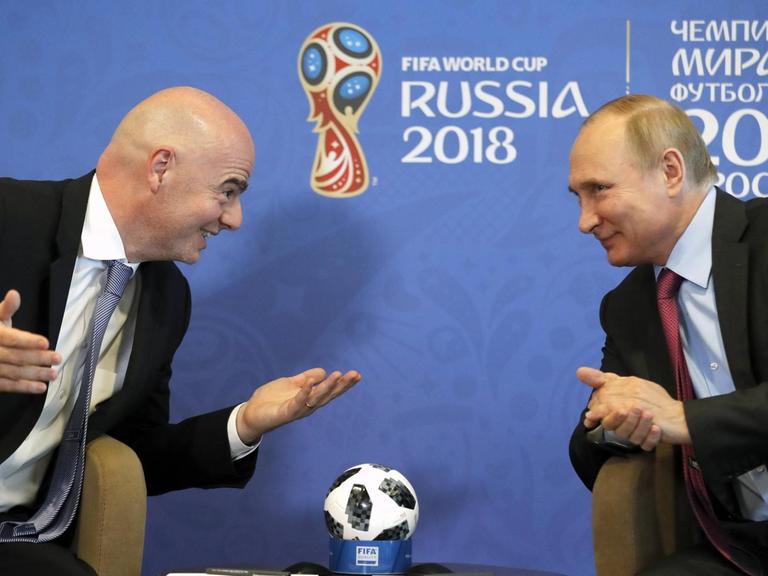 FIFA-Präsident Gianni Infantino und Russlands Präsident Wladimir Putin bei einem Treffen im Vorfeld der Fußball-WM in Sotschi.