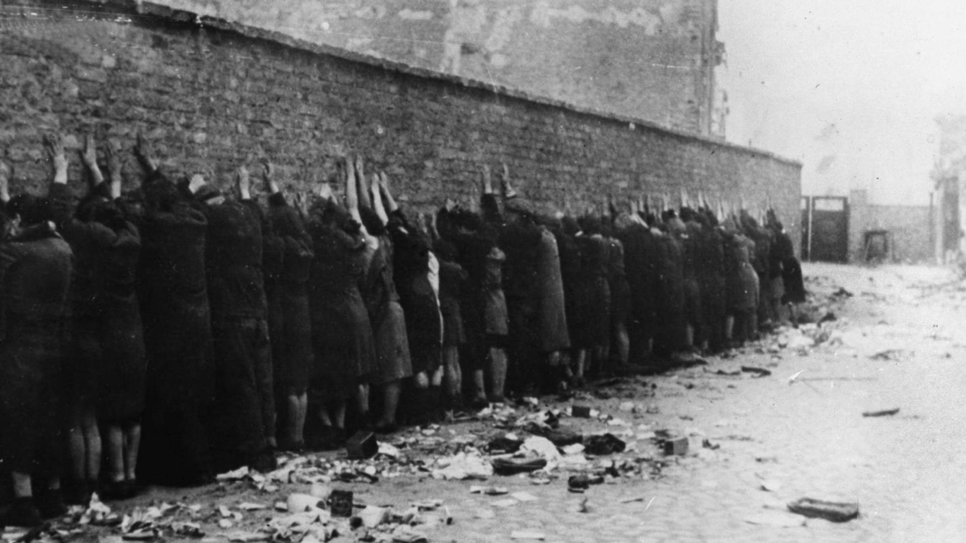 Massenerschießung im Warschauer Ghetto während des Zweiten Weltkriegs