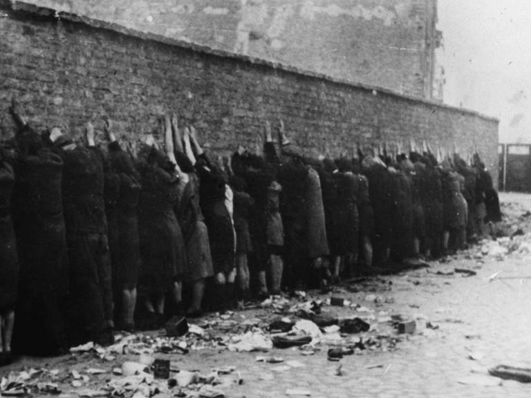 Massenerschießung im Warschauer Ghetto während des Zweiten Weltkriegs