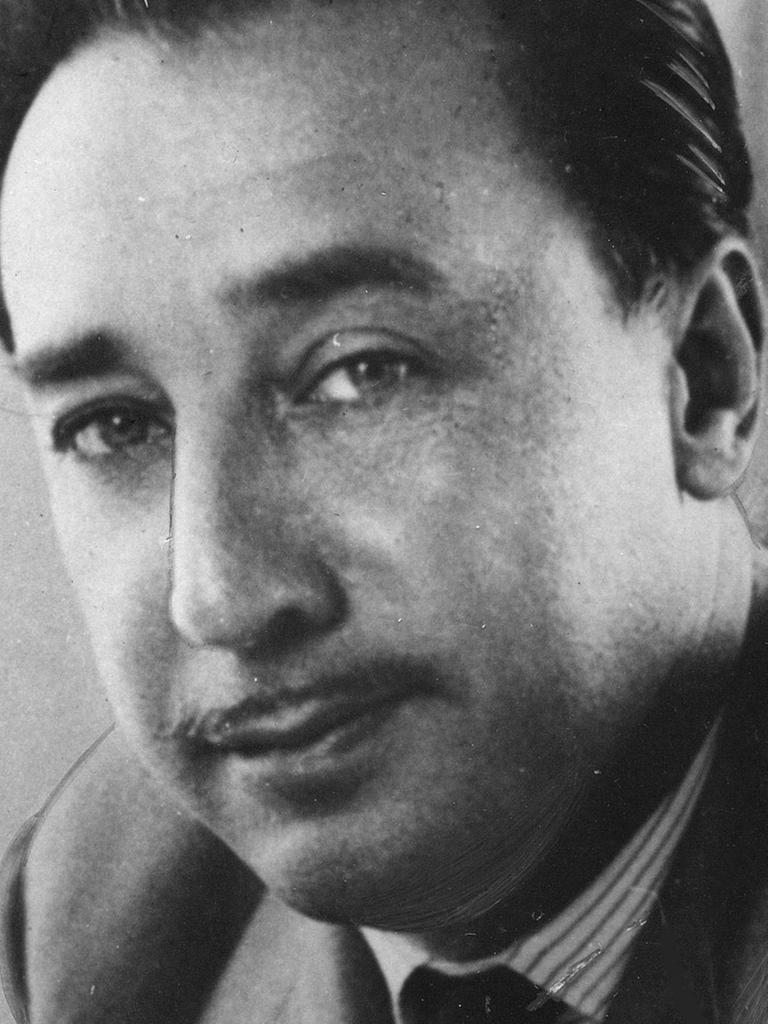 Porträt des Schriftstellers Romain Gary (1914-1980) aus dem Jahr 1956