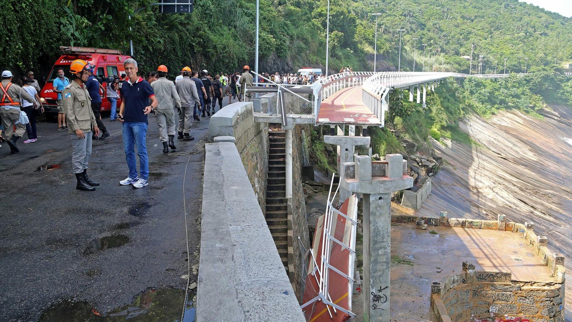 Ein Küstenradweg in Rio de Janeiro ist eingestürzt, der als Attraktion für die Olympischen Sommerspiele gebaut worden war. Bei dem Unglück starben zwei Männer.