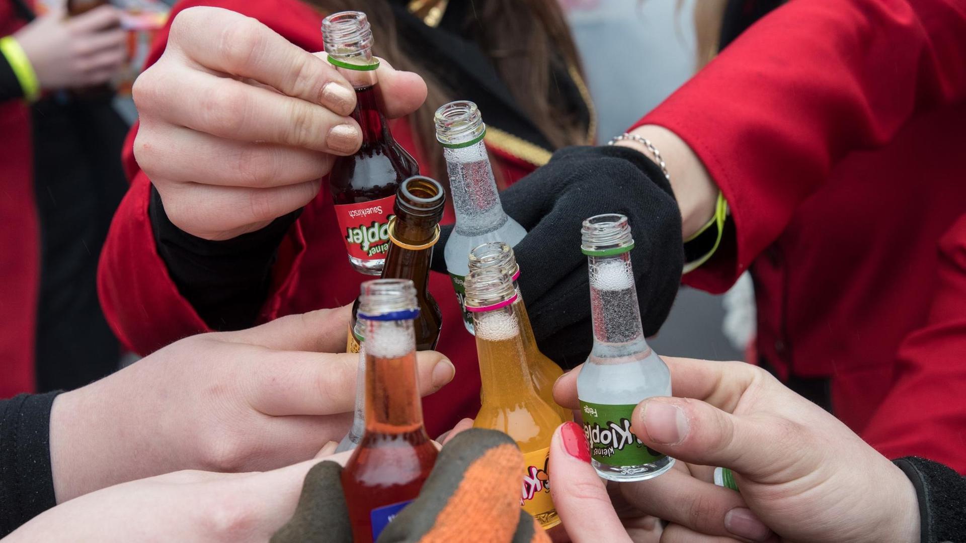 Statistisches Bundesamt - Erneut weniger Jugendliche mit Alkoholvergiftung