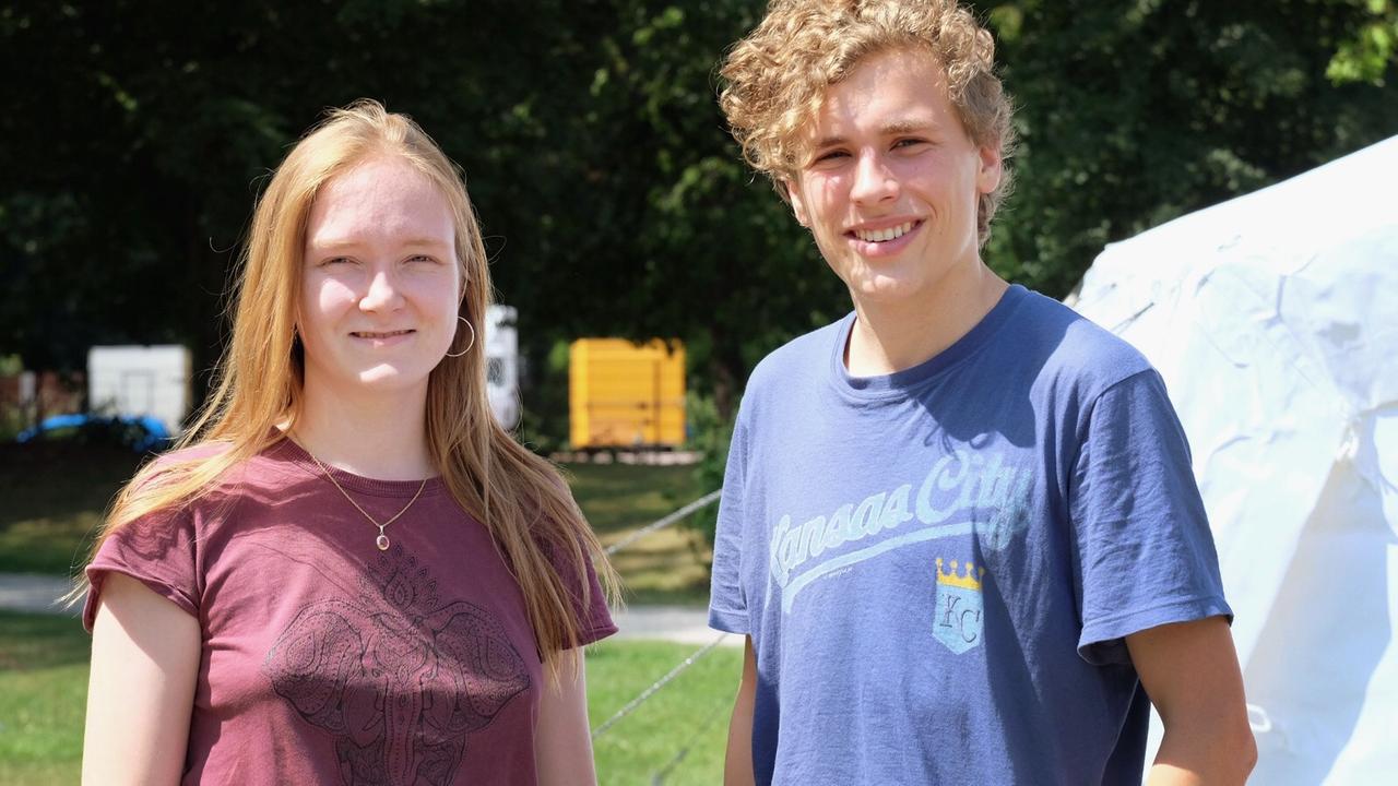 Ragna Diederichs und Jakob Blasel vom Organisationsteam des Fridays-For-Future-Sommerkongresses, der in Dortmund stattfindet.