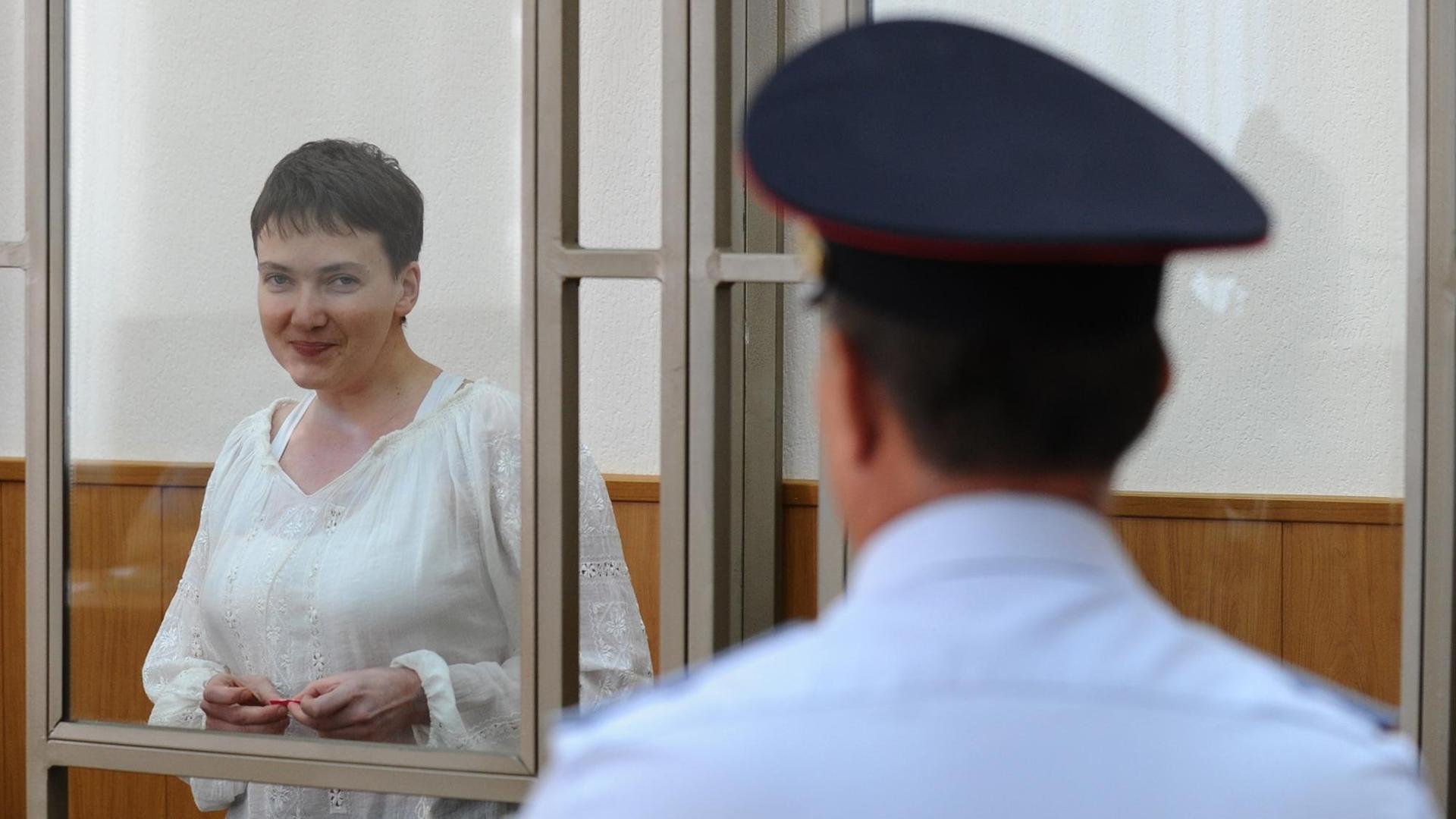 Die Kampfpilotin Nadjeschda Sawtschenko steht in Moskau vor Gericht