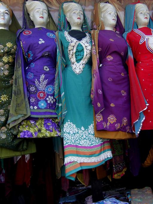 Ein Stand mit Mode für muslimische Frauen
