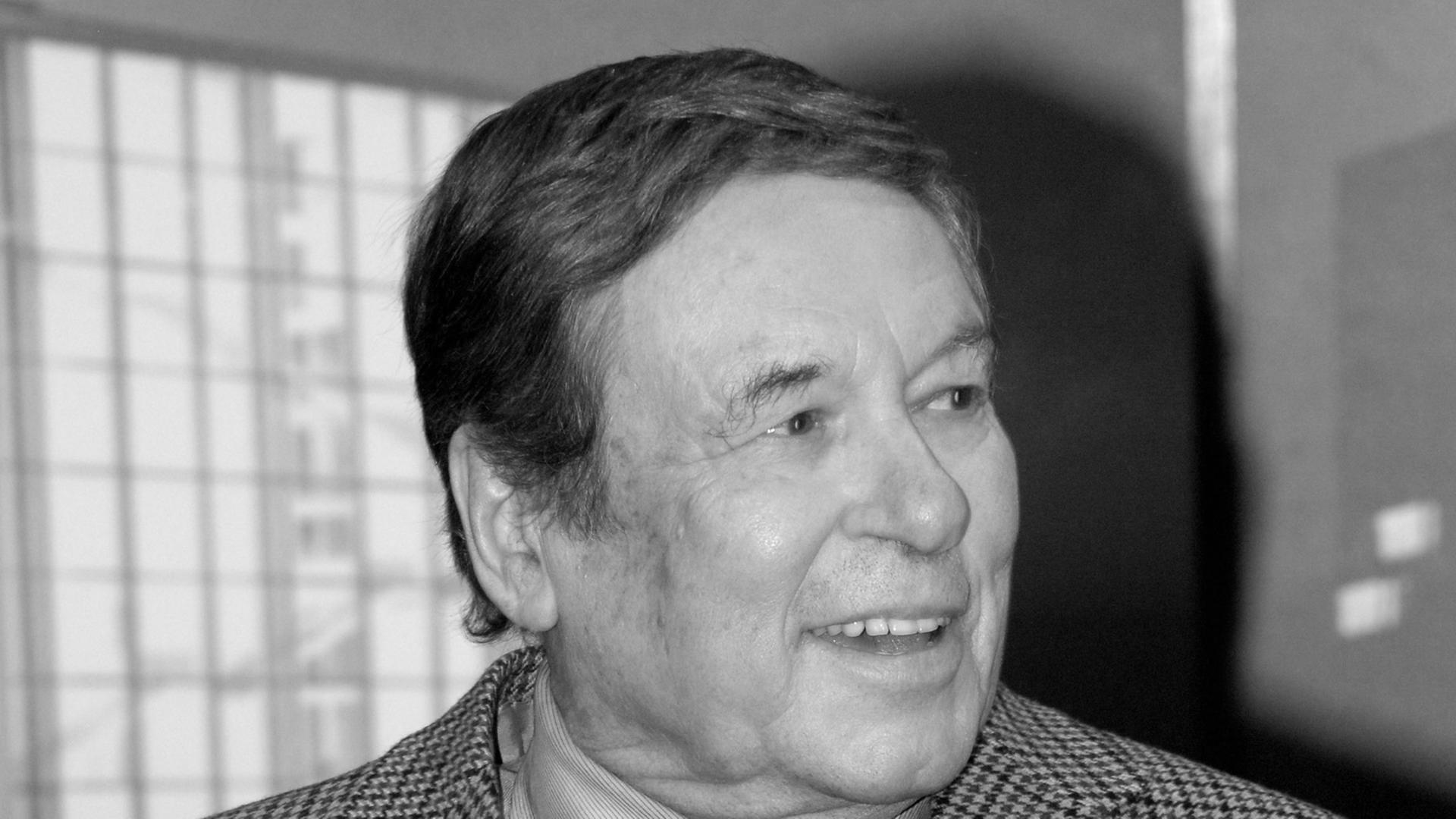Klaus Bölling war von 1974 bis 1980 Sprecher der Bundesregierung. Klaus Bölling war von 1974 bis 1980 Sprecher der Bundesregierung.