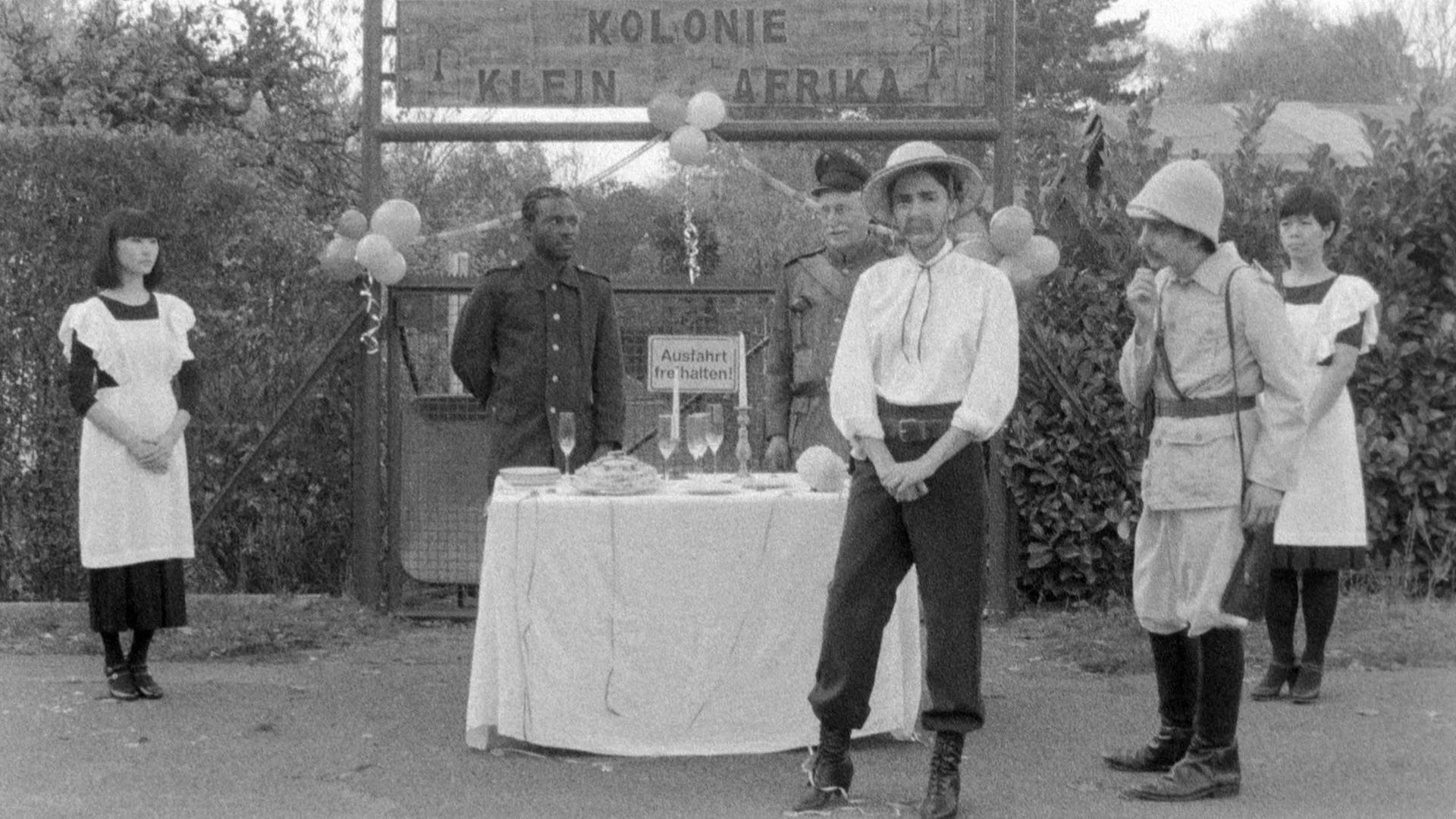 Filmszene aus "Café Togo" (Deutschland/Taiwan 2018) von Musquiqui Chihying und Gregor Kasper. Der Film ist auf der Berlinale 2018 im Forum Expanded zu sehen.