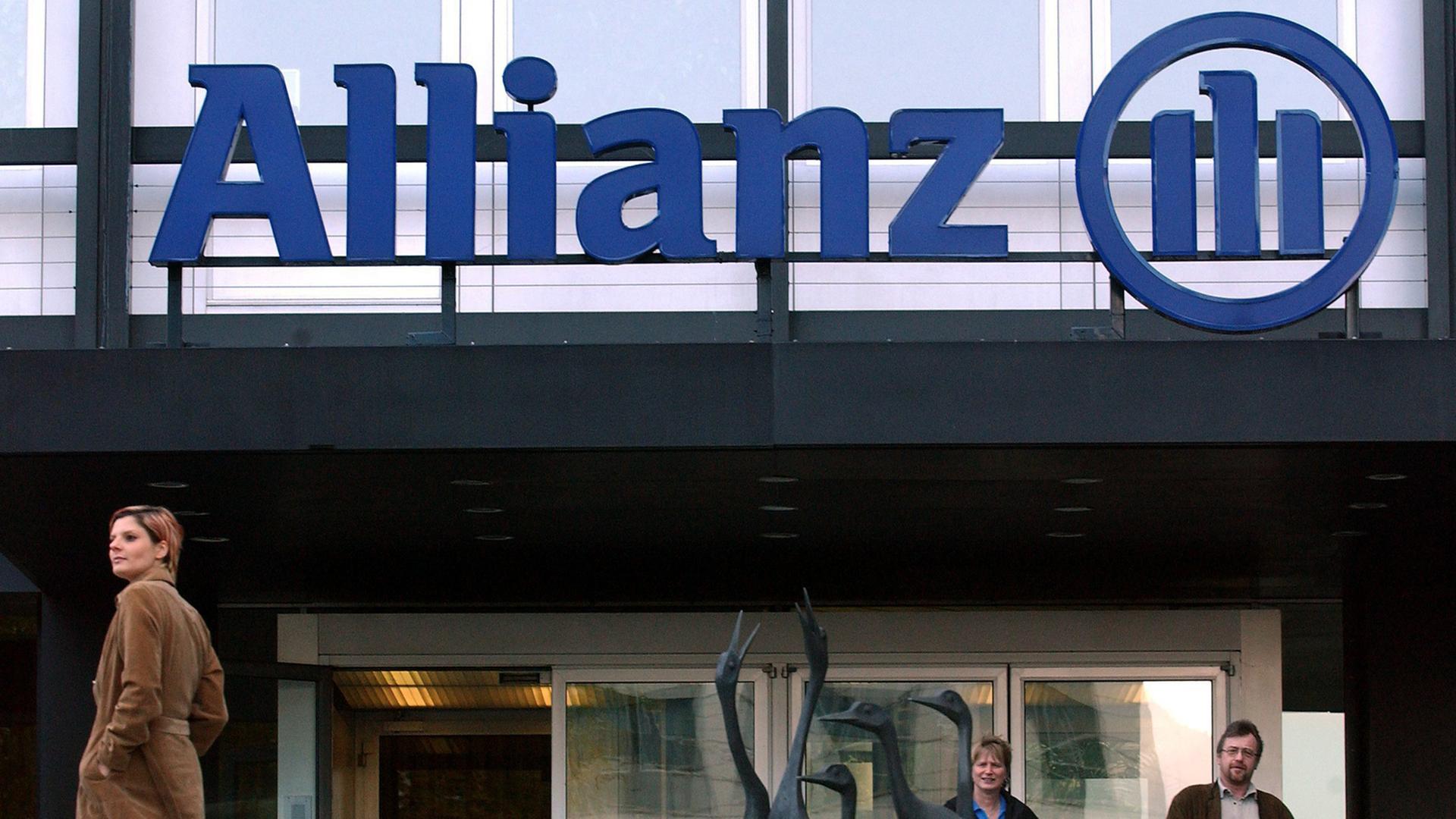 Der Eingang der Hauptverwaltung der Allianz Lebensversicherungs AG in Stuttgart