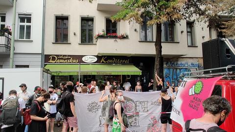Menschen bei einer Demonstration