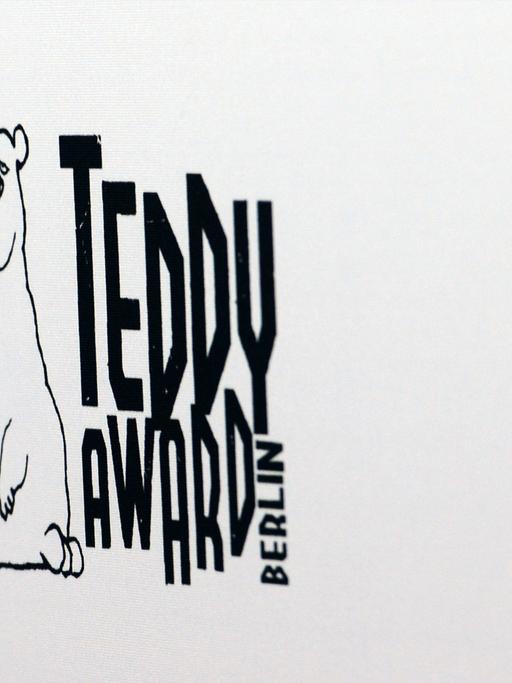 Das Logo des Teddy Award neben dem Berlinale-Logo