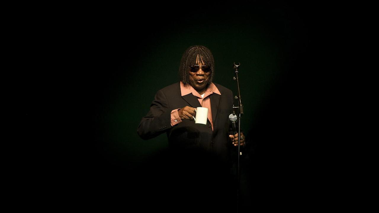 Der Brasilianische Sänger und Komponist Milton Nascimento bei einem Konzert in Coliseu dos Recreios in Lissabon, Portual am 26 October 2013 aus Anlass seiner 50jährigen Karriere