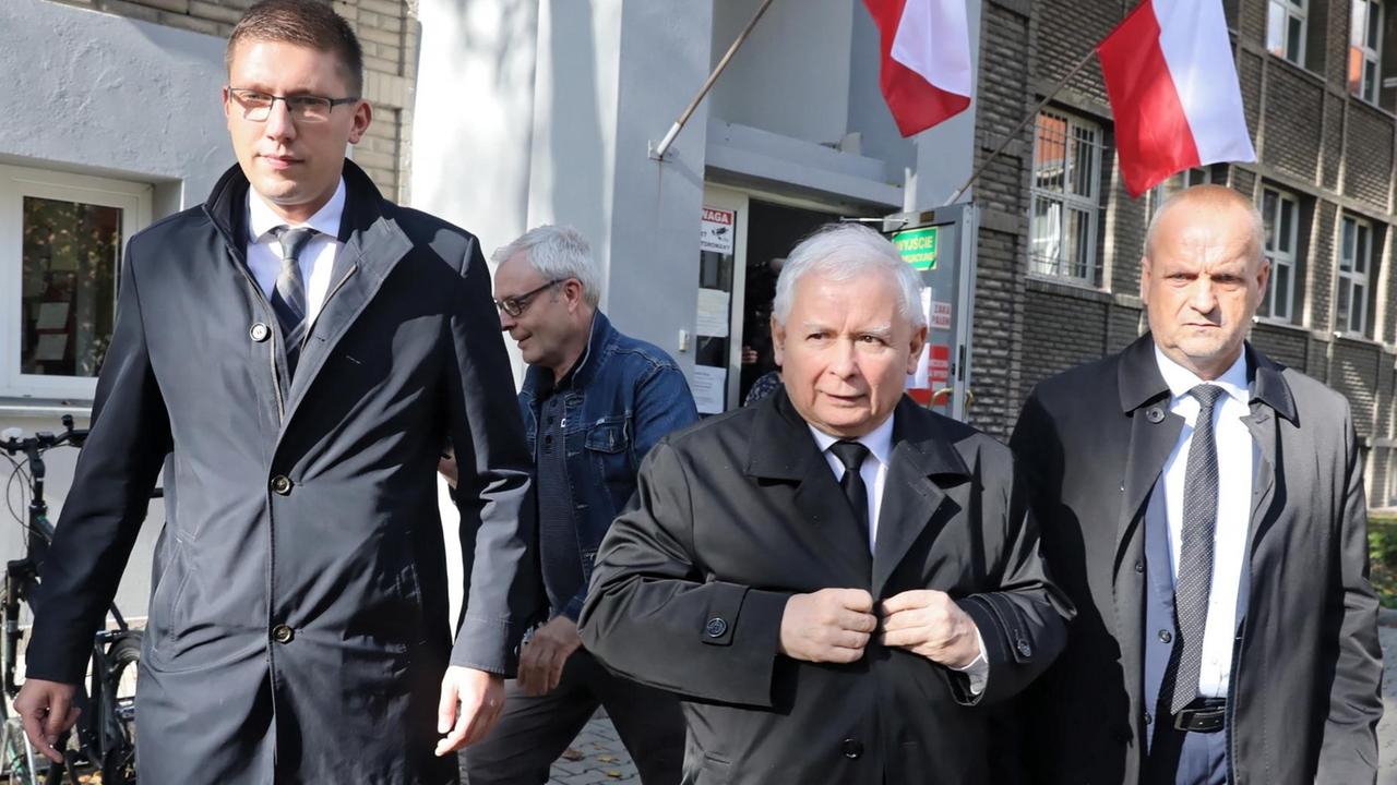 Parteiführer Jaroslaw Kaczynski bei der Kommunalwahl in Warschau am 21. Oktober 2018