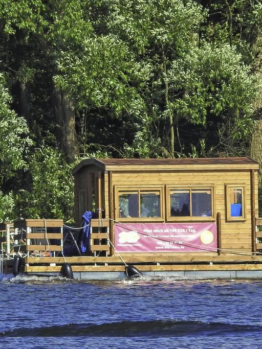 Hausboot auf Templiner See.