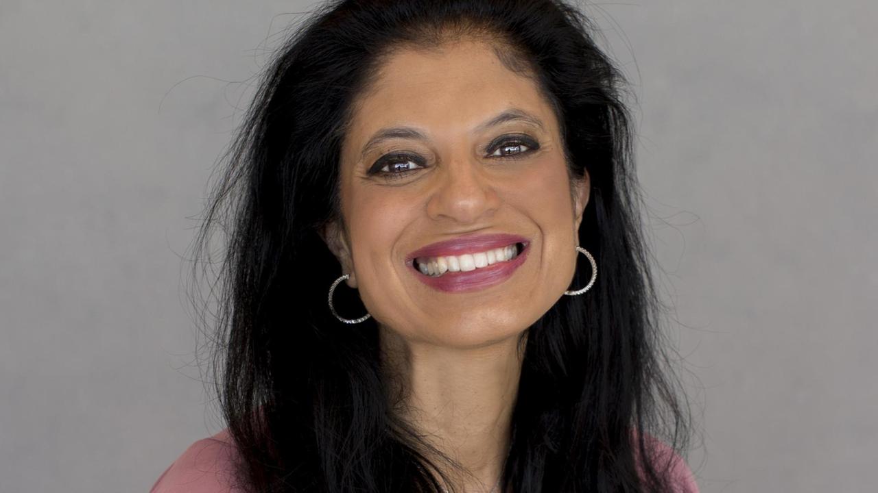 Dr. Ramani Durvasula ist Professorin für Psychologie an der Universität von Kalifornien und praktizierende Psychotherapeutin