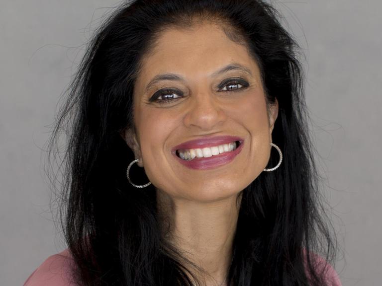 Dr. Ramani Durvasula ist Professorin für Psychologie an der Universität von Kalifornien und praktizierende Psychotherapeutin