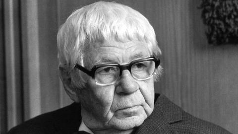 Der österreichische Schauspieler Paul Hörbiger im April 1976 in Berlin. Paul Hörbiger wurde am 29. April 1894 in Budapest geboren und starb am 5. März 1981 in Wien. | Verwendung weltweit