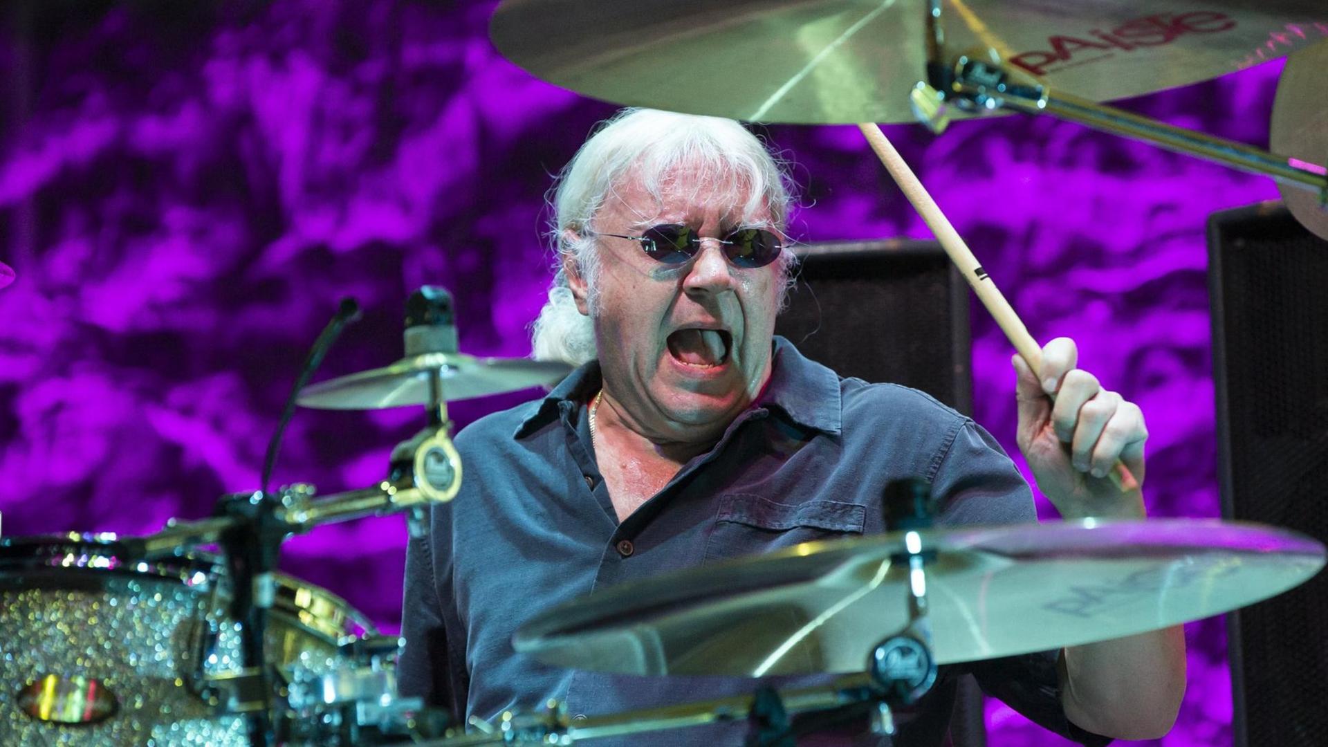 Schlagzeuger Ian Paice bei einem Konzert von Deep Purple in Budapest im Dezember 2019