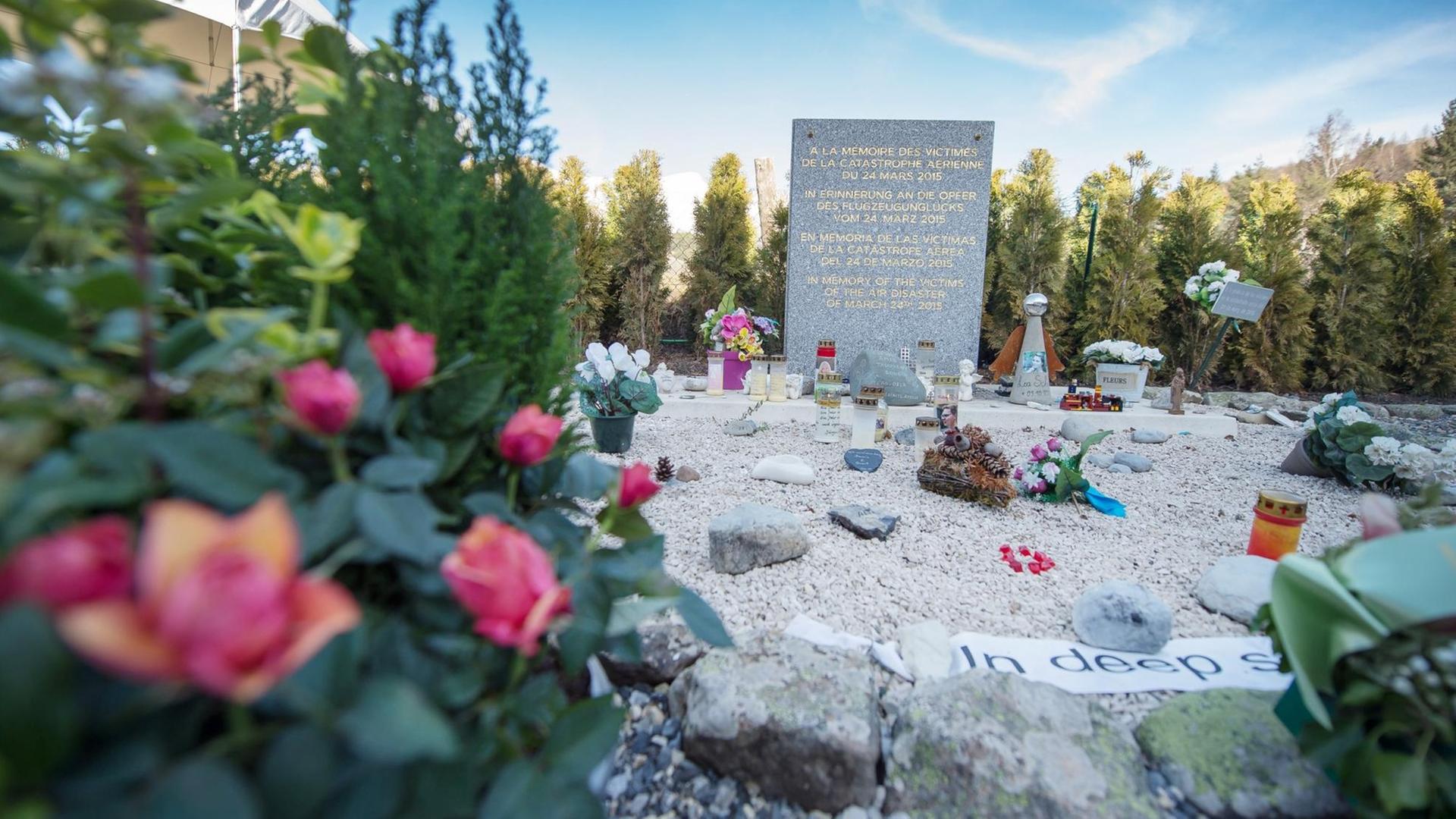 Die Gedenkstätte für die Opfer des Flugzeugabsturzes des Germanwings Fluges 4U 9525 im französischen Le Vernet