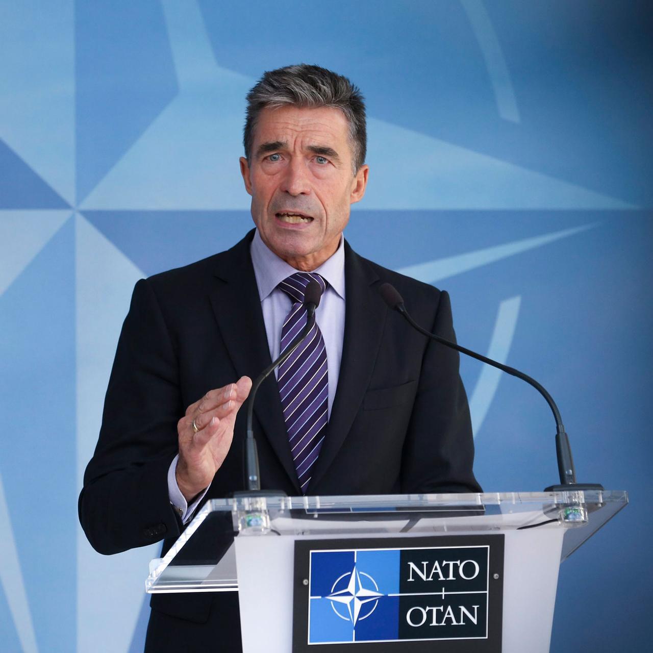 Nato-Generalsekretär Anders Fogh Rasmussen gibt in Brüssel eine Pressekonferenz am Ende eines Treffens der Nato-Botschafter zur Ukraine-Krise.