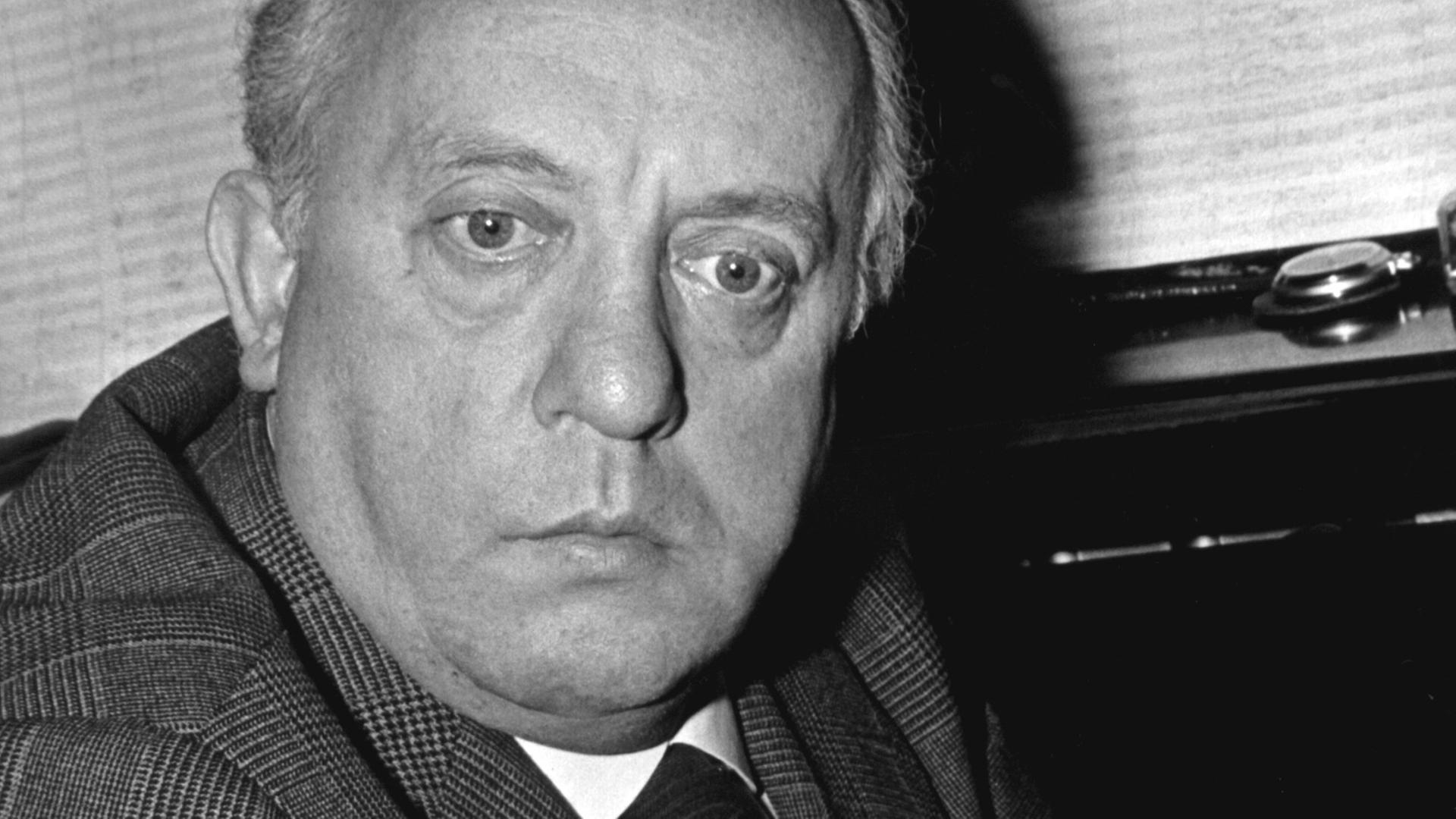 Der Komponist Karl Amadeus Hartmann 1960 in München Der Komponist Karl Amadeus Hartmann 1960 in München