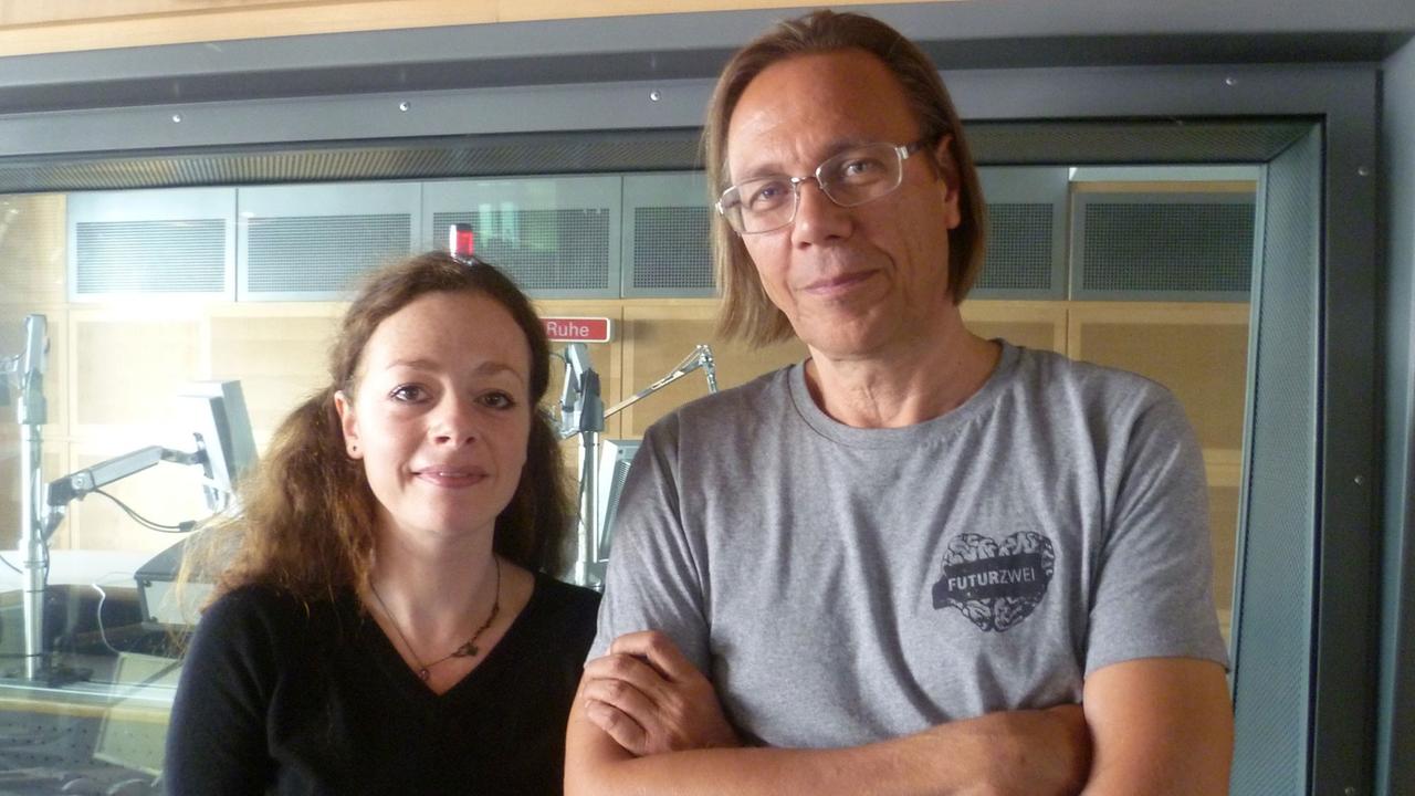 Moderatorin Shelly Kupferberg und der Soziologe Harald Welzer