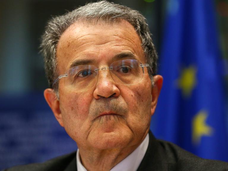 Der Ex-EU-Kommissionspräsident und ehemalige italienische Romano Prodi, hier als UN-Sonderbeauftragter für die Sahel-Zone während eines Treffens im EU-Parlament, April 2014.
