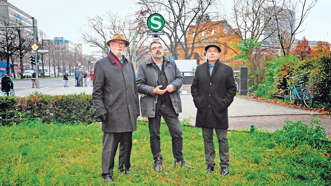 Initiative zur Errichtung eines Denkmals für die polnischen Opfer der NS-Herrschaft: Geplant ist das Denkmal am Askanischen Platz an der Stresemannstraße in Berlin-Kreuzberg; v. l. n. r.: Florian Mausbach, Stefan Troebst und Dieter Bingen