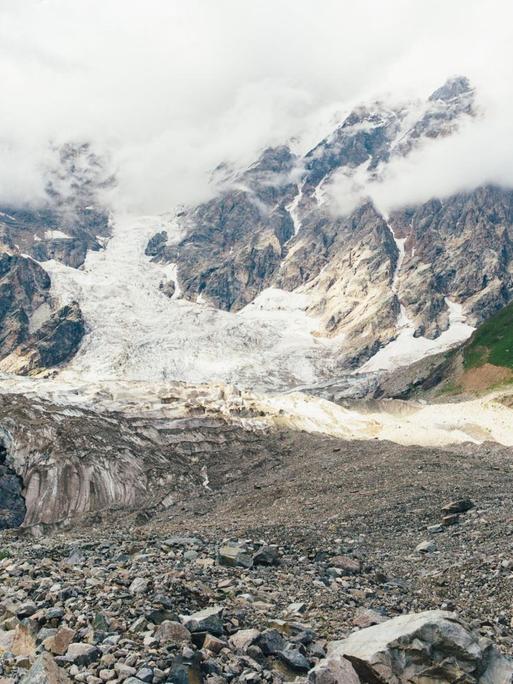 Zeichen des Klimawandels: Ein sich zurückziehender Gletscher