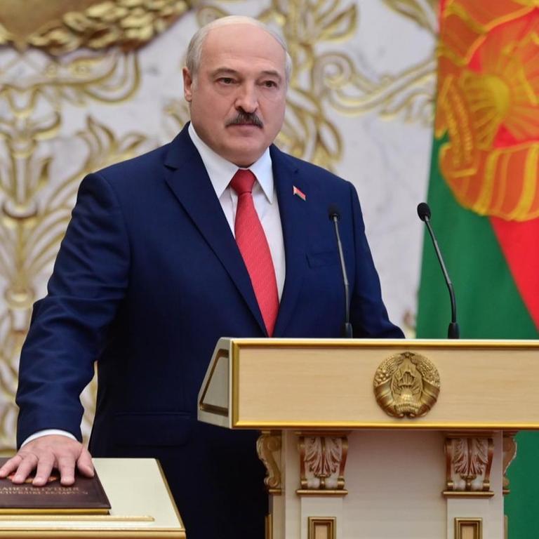 Der belarussische Präsident Lukaschenko ist für eine weitere Amtszeit vereidigt worden.