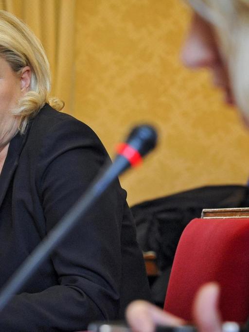 Umfragen zufolge stimmen rund 13 Prozent der französischen Juden für Marine Le Pen