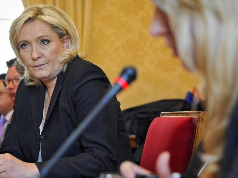 Umfragen zufolge stimmen rund 13 Prozent der französischen Juden für Marine Le Pen