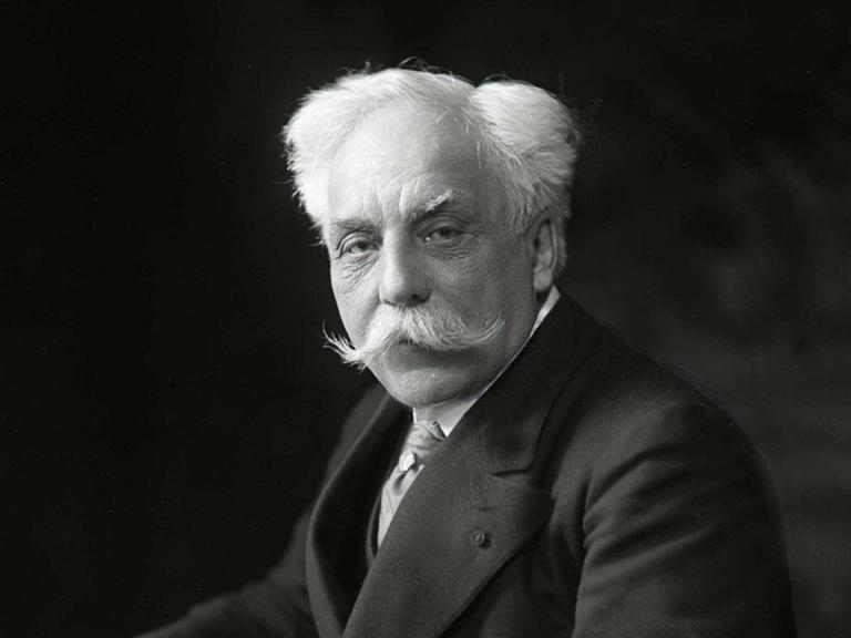 Der französische Komponist Gabriel Fauré (1845-1924)