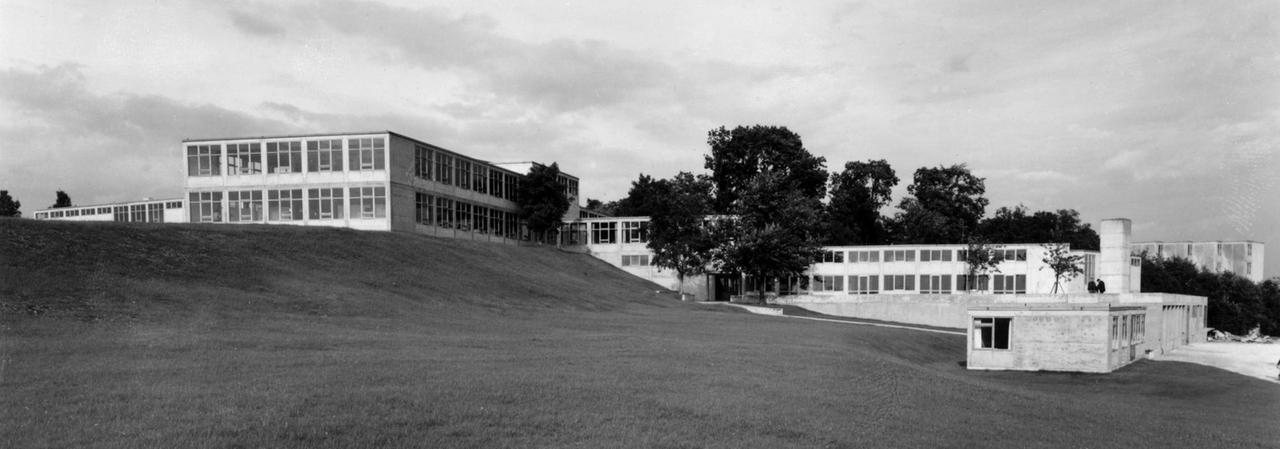 Die Gebäude der Hochschule für Gestaltung in Ulm. Aufnahme vom 02.10.1955. 