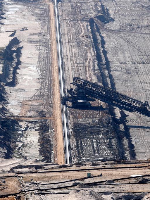 Braunkohlebagger im Tagebau Hambach, NRW