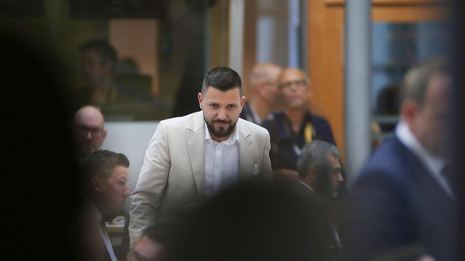 Konstituierende Sitzung des Landtags: Tobias Rausch, AfD, rechts, nach seiner Wahl zum Landtagspräsidenten.