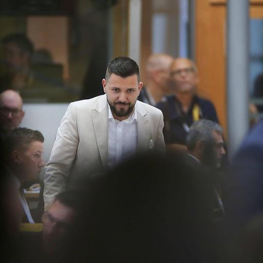 Konstituierende Sitzung des Landtags: Tobias Rausch, AfD, rechts, nach seiner Wahl zum Landtagspräsidenten.